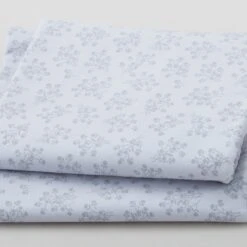 Bouquet Favorites - Bouquet Clusters Light Gray 3 Yard Cut