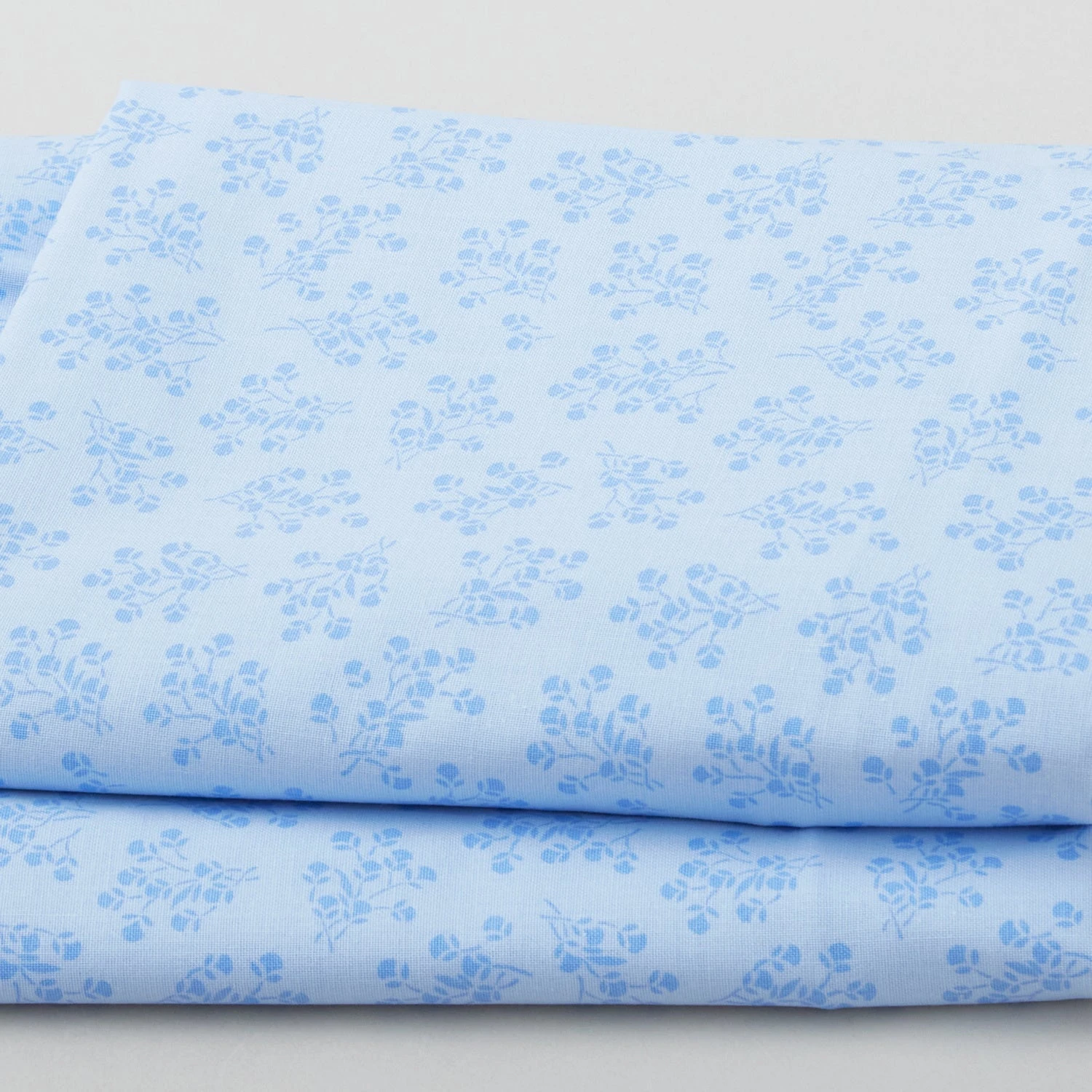 Bouquet Favorites - Bouquet Clusters Light Blue 3 Yard Cut 3 Bouquet Favorites - Bouquet Clusters Light Blue 3 Yard Cut