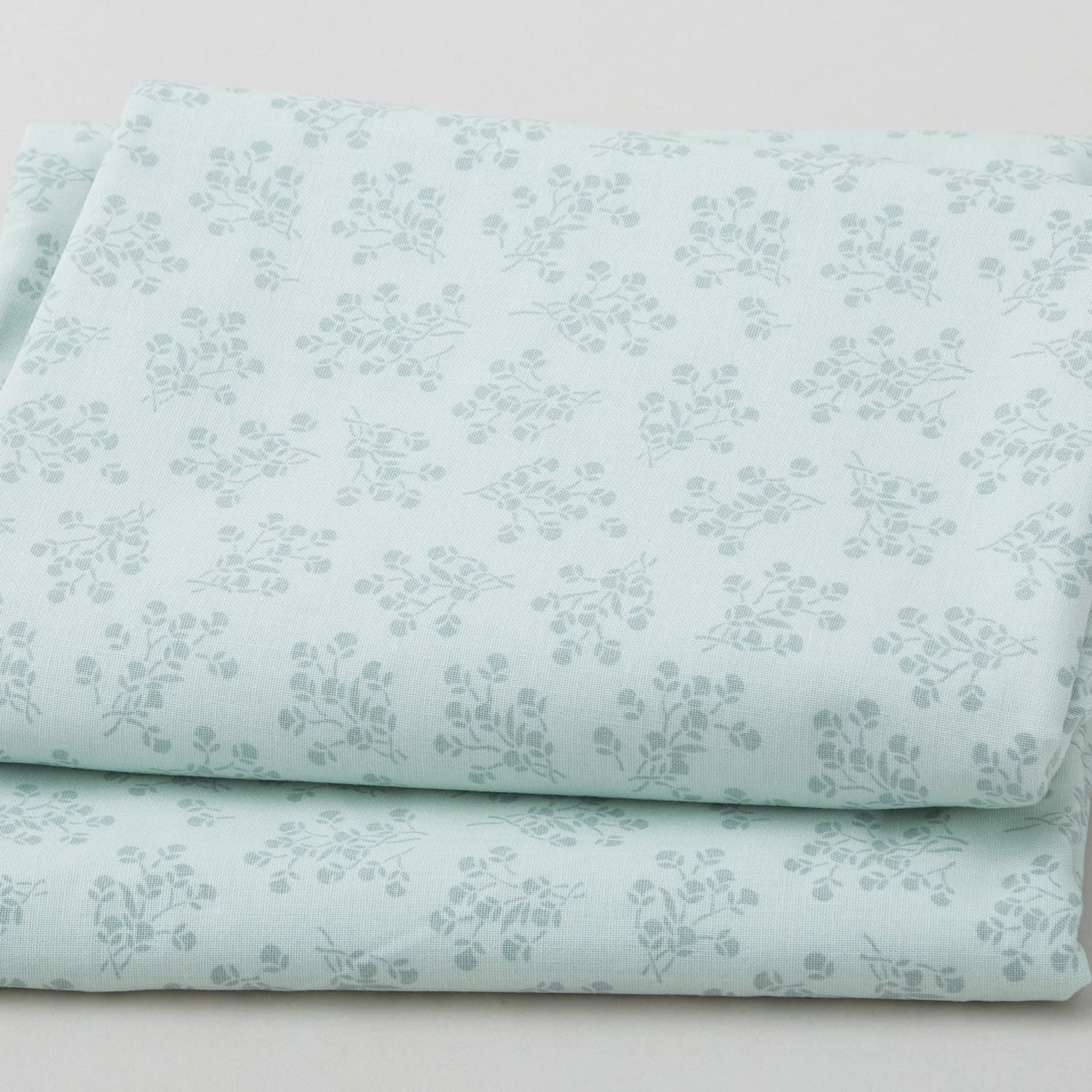 Bouquet Favorites - Bouquet Clusters Pale Green 3 Yard Cut 3 Bouquet Favorites - Bouquet Clusters Pale Green 3 Yard Cut