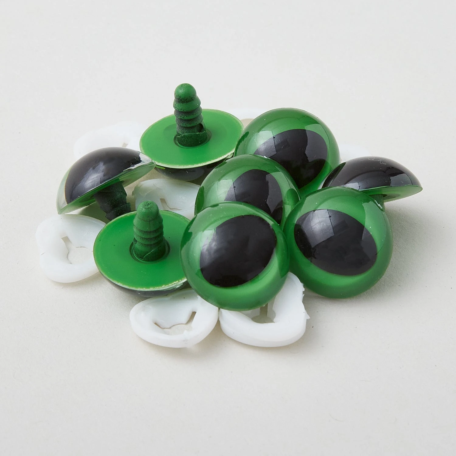 Plastic Slit Pupil Safety Eyes - 30mm Green - 4 Pairs 3 Plastic Slit Pupil Safety Eyes - 30mm Green - 4 Pairs